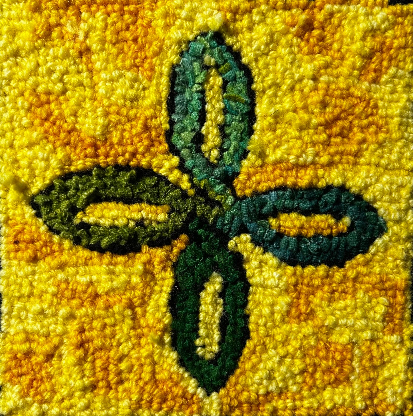 Bowen Knot (approx 6.5 x 6.5)